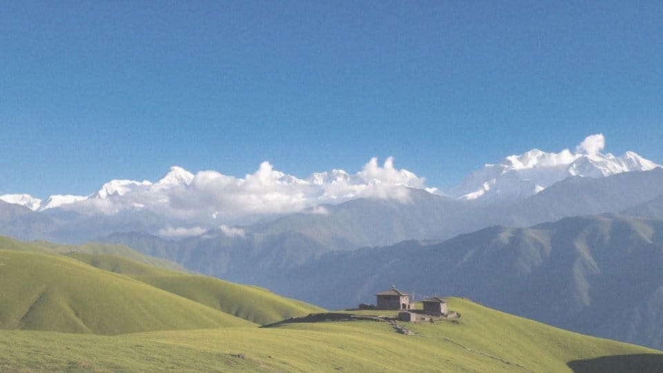 Jakie są atrakcje turystyczne Nepalu dla podróżników?