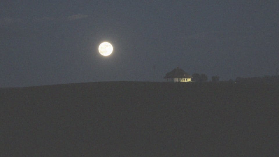 Kiedy Księżyc będzie najlepiej widoczny nocą z 16 na 17 października?
