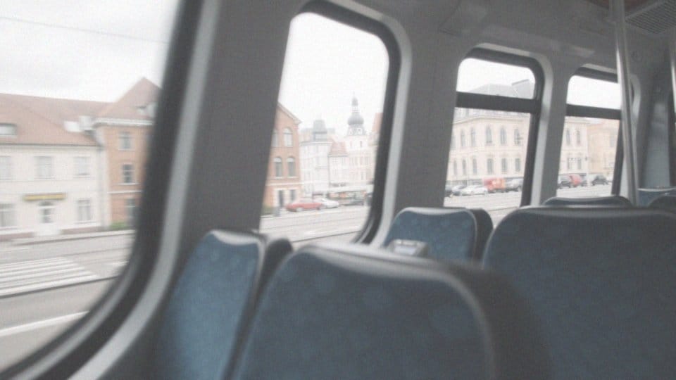 Jakie są obowiązki kanara w komunikacji publicznej?